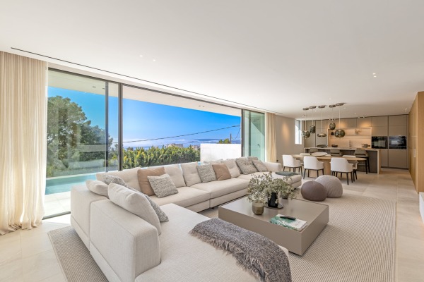 Modern, exceptional luxury villa with sea views in Portals Nous image 4