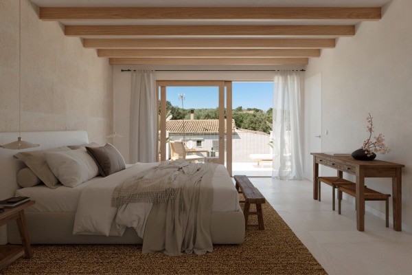 Modern, new-build terraced townhouse with a private pool in Ariany