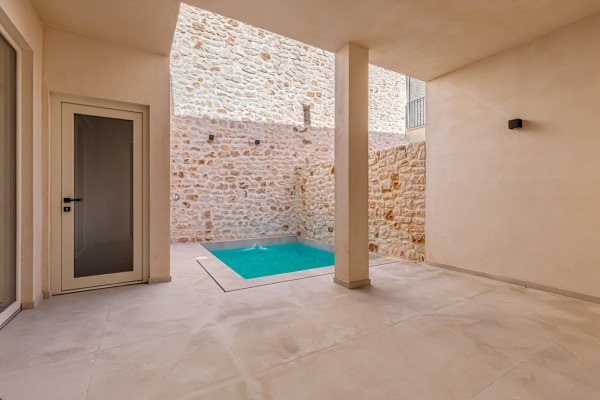 High-quality renovated townhouse with pool in the heart of Santanyí image 6