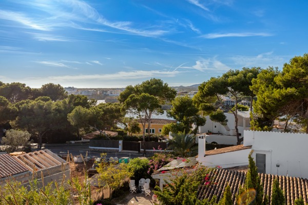 Semi-detached house with holiday rental license and partial sea views image 3