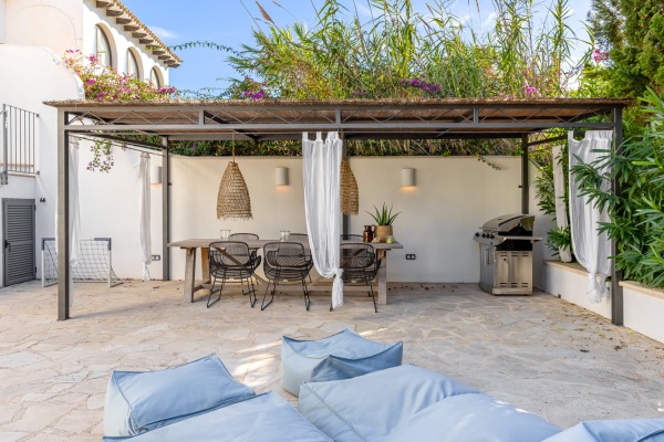 Semi-detached house with holiday rental license and partial sea views image 9