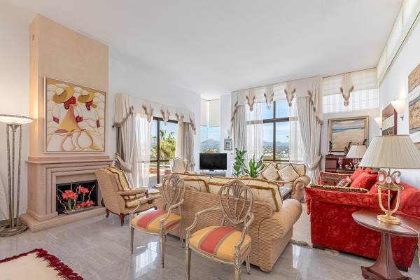 Exceptional villa with beautiful panoramic views in Santa Ponsa image 6