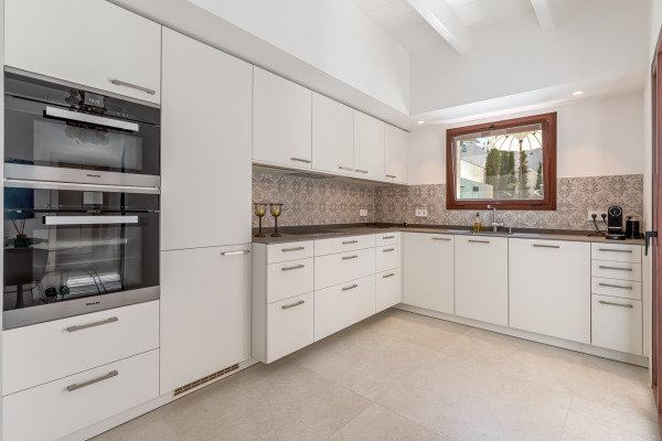 Modern townhouse with pool and garage in El Molinar image 4