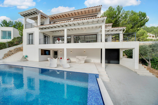 Modernised mediterranean villa in an exclusive residential area in Son Vida image 3