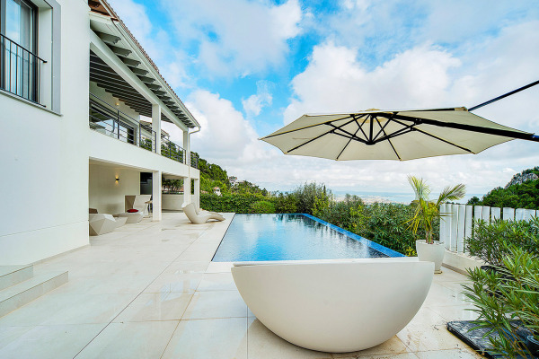 Modernised mediterranean villa in an exclusive residential area in Son Vida image 4