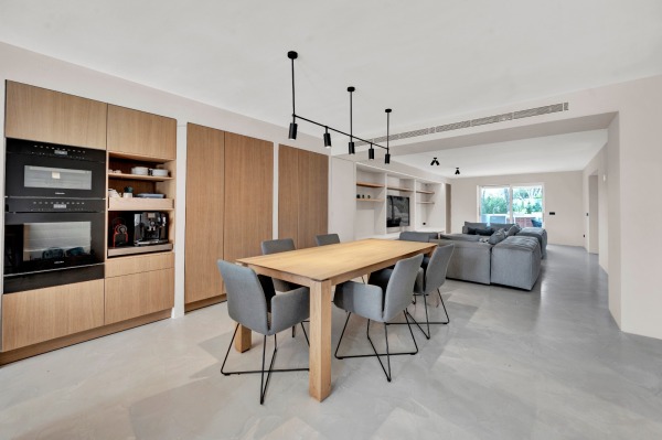 Renovated apartment in an exclusive residential complex right by the sea image 4