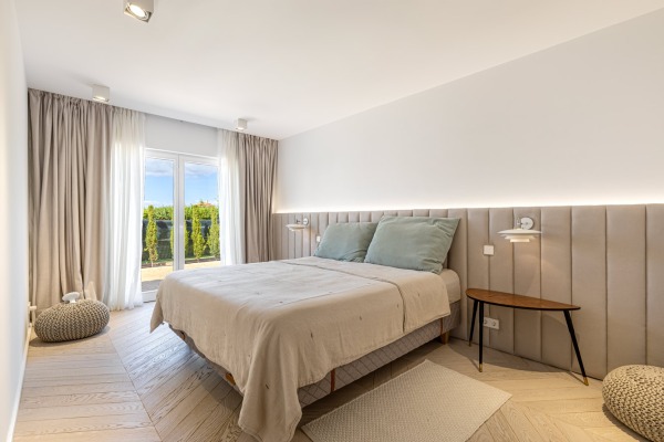 High-quality renovated villa in second sea line of Sa Torre image 9