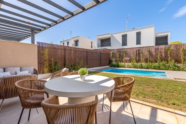 Modern new development of semi-detached houses on Mallorca's south coast image 2