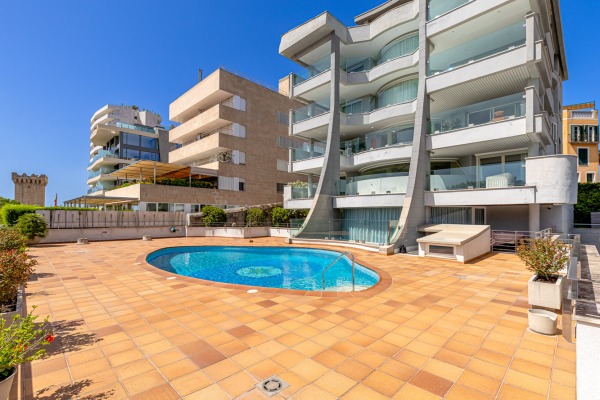 Luxury apartment with spectacular views over the harbour of Palma image 2