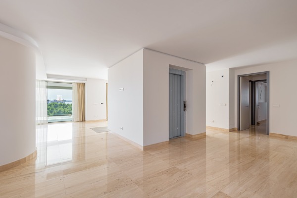 Luxury apartment with spectacular views over the harbour of Palma image 4