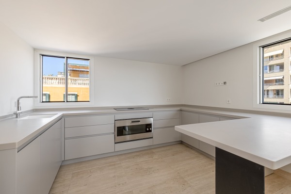 Luxury apartment with spectacular views over the harbour of Palma image 7