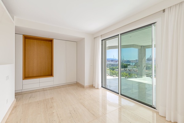 Luxury apartment with spectacular views over the harbour of Palma image 10