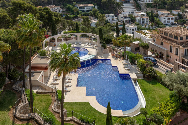 Mediterranean apartment with private garden in a luxury residential complex image 3