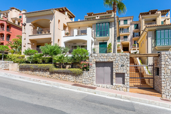 Mediterranean apartment with private garden in a luxury residential complex image 4