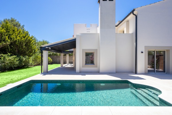 Modern renovated villa close to the Santa Ponsa golf courses image 3