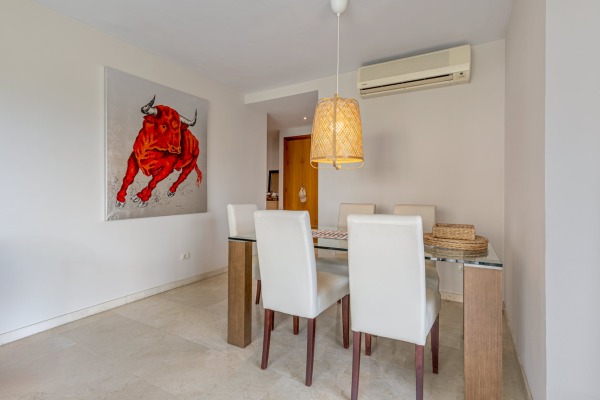 Light apartment with a view of the harbor in an attractive corner location image 5