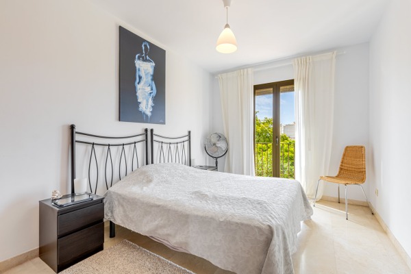 Light apartment with a view of the harbor in an attractive corner location image 10