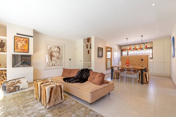 Semi-detached house with a lovingly landscaped garden and plenty of privacy image 8