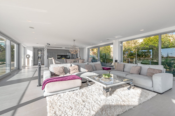 Exceptional designer villa with sea views in a prominent residential area image 6