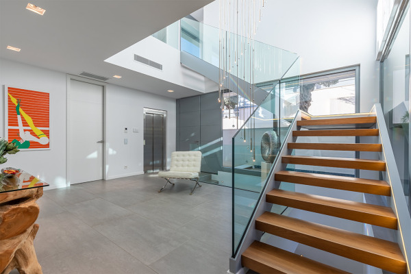 Exceptional designer villa with sea views in a prominent residential area image 8