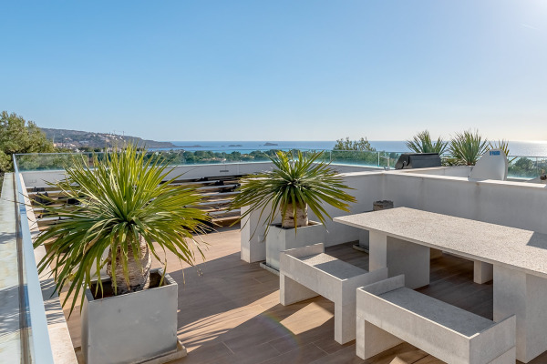 Exceptional designer villa with sea views in a prominent residential area image 10