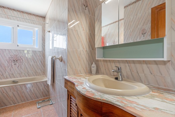 Mediterranean-style villa for renovation in Santa Ponsa image 10