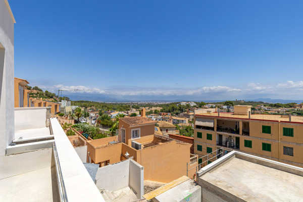 Completely renovated house with 3 three floors in Genova image 4