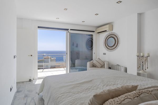 Modern penthouse with stunning sea views in Cala Pi image 9