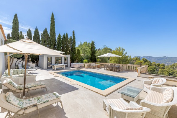 Mediterranean villa with stunning panoramic views and plenty of privacy image 2