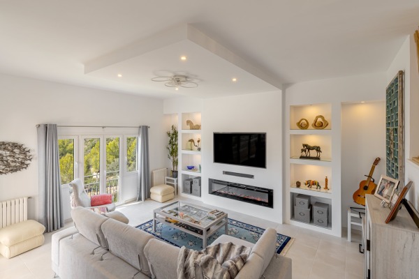 Mediterranean villa with stunning panoramic views and plenty of privacy image 6
