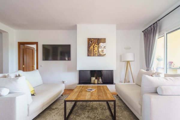 Elegant garden apartment in the Forat 19 complex on the Gulf of Santa Ponsa image 2