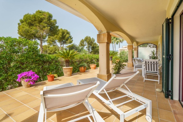 Elegant garden apartment in the Forat 19 complex on the Gulf of Santa Ponsa image 8