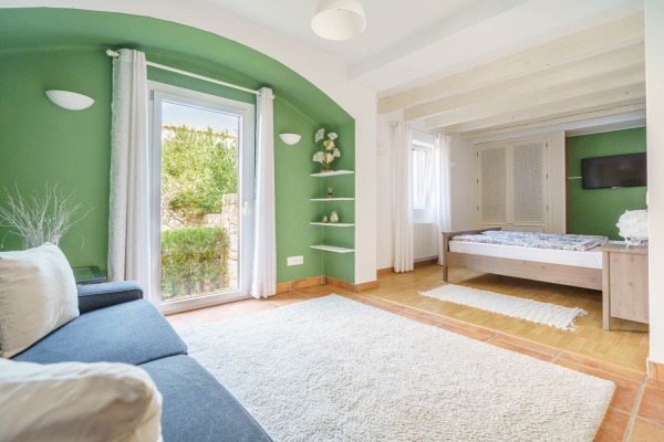 Elegant garden apartment in the Forat 19 complex on the Gulf of Santa Ponsa image 12