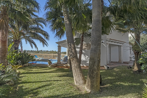 Mediterranean beachfront villa in a unique location above the bay image 4
