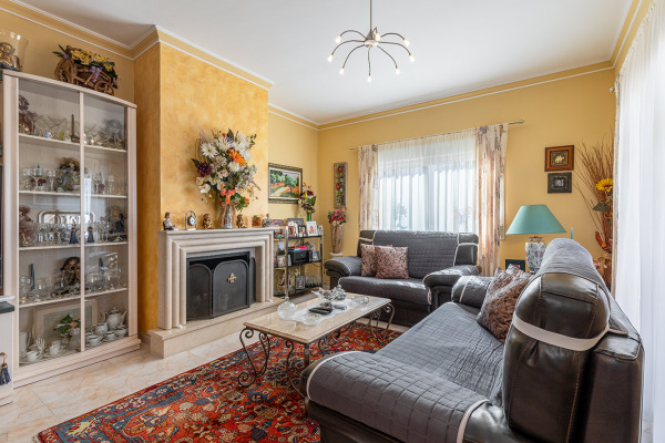 Mediterranean villa with lots of potential and views of the bay of Palma image 8