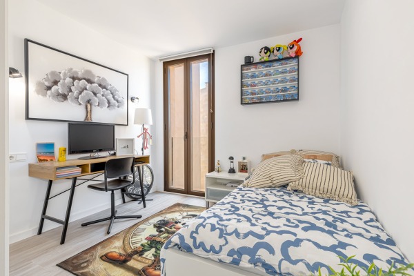 Modern town terraced house with private pool in Sa Cabaneta near Palma image 8