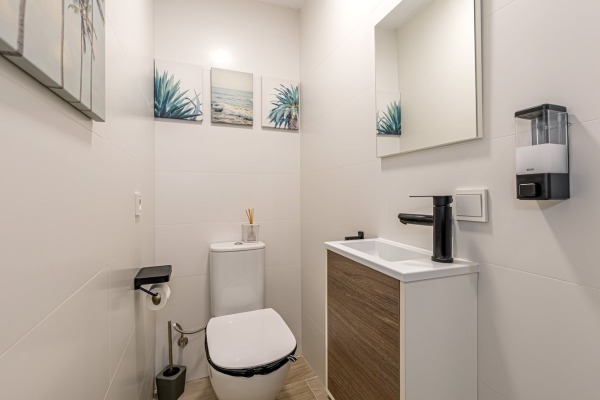 Modern town terraced house with private pool in Sa Cabaneta near Palma image 11