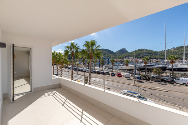 Renovated apartment directly on the marina of Port Andratx image 2