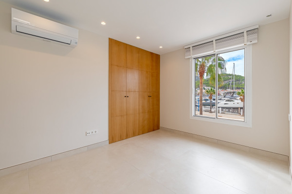 Renovated apartment directly on the marina of Port Andratx image 8