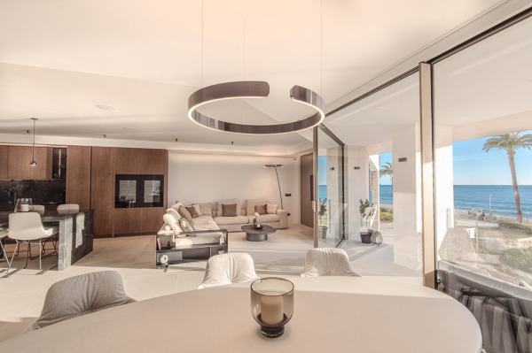 Designer luxury apartment right on the seafront in Portixol image 2