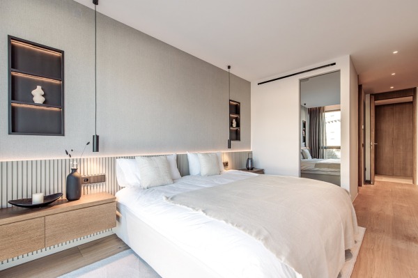 Designer luxury apartment right on the seafront in Portixol image 7