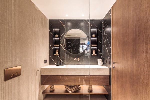 Designer luxury apartment right on the seafront in Portixol image 8