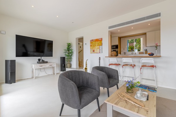 Modern villa with pool and sea views over two bays image 7