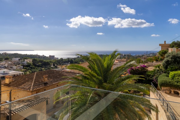 New development with duplex and triplex terraced houses with sea views