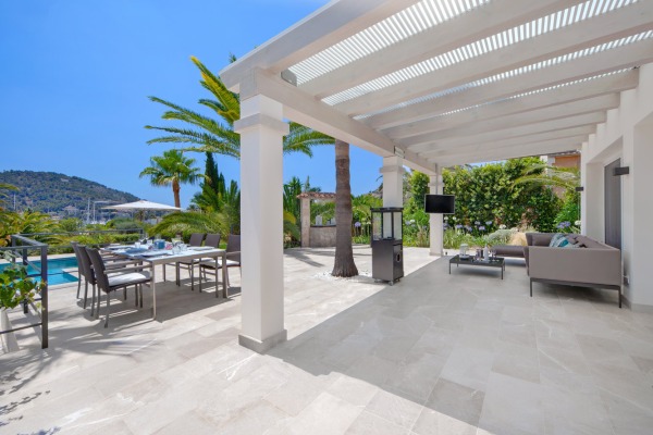 Exclusive mediterranean villa with sea views in a sought-after location