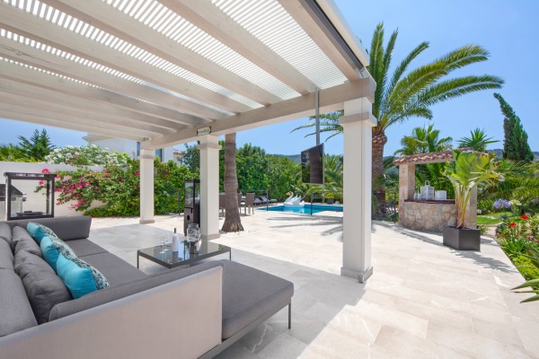 Exclusive mediterranean villa with sea views in a sought-after location image 9