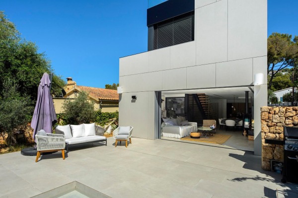 Modern villa in the upscale residential area of Portals Nous in the southwest image 2