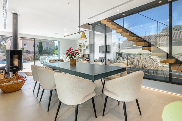Modern villa in the upscale residential area of Portals Nous in the southwest image 5