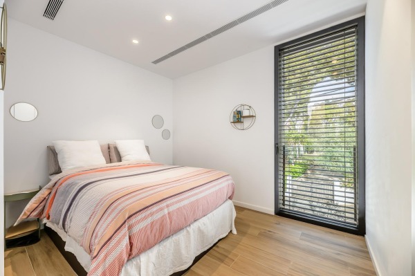 Modern villa in the upscale residential area of Portals Nous in the southwest image 10