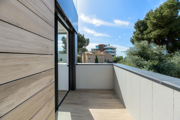 Modern villa in the upscale residential area of Portals Nous in the southwest image 12